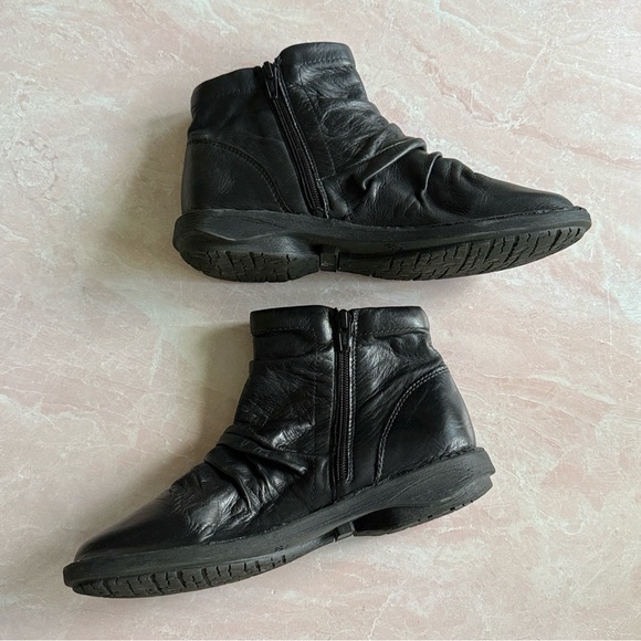 Miz Mooz New York Pleasant Black Leather Booties EU 38/US 7.5 - Picture 4 of 15